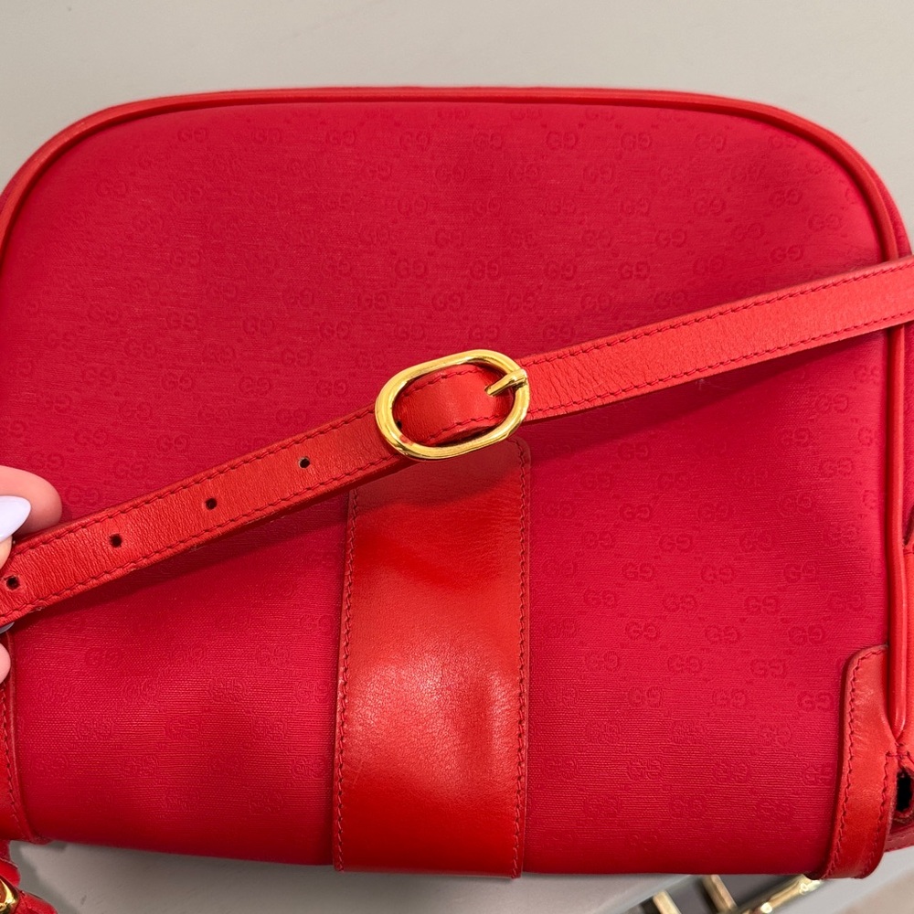 Gucci Red Leather Crossbody Bag with Gold GG Accent - Picture 4 of 6